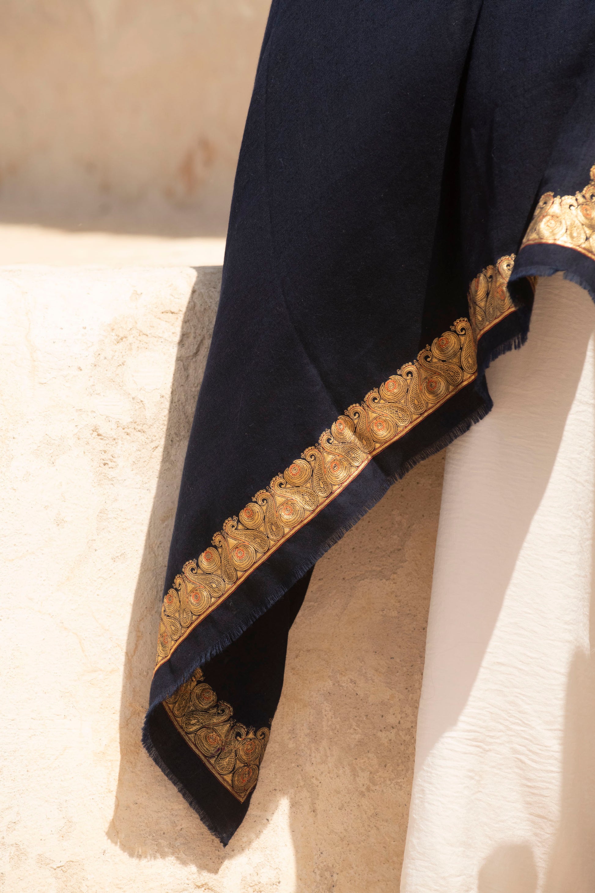 Dynasty Glow with Kasab Cashmere Shawl