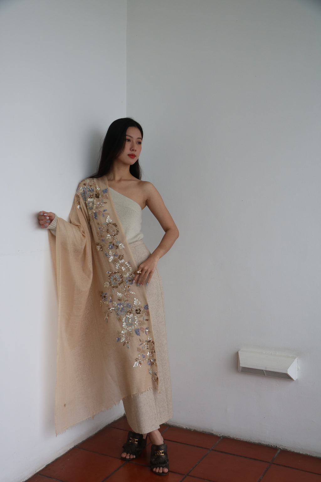 Signature Embroidery Cashmere Stole