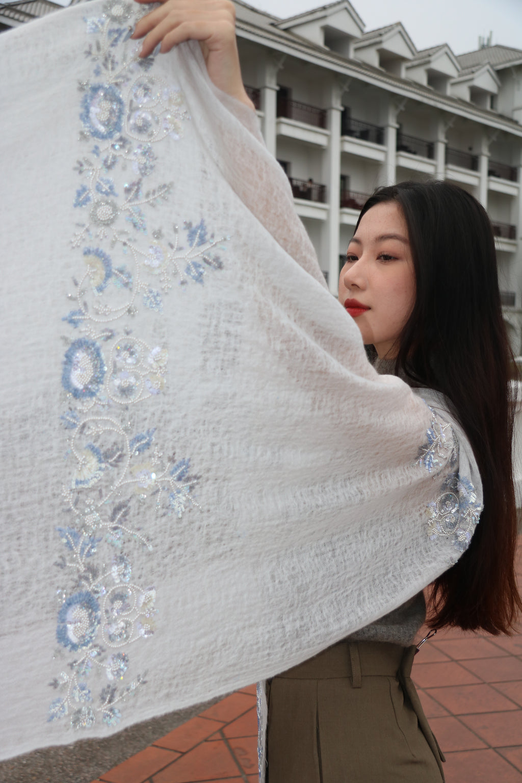 Embroidered Grace Cashmere Stole