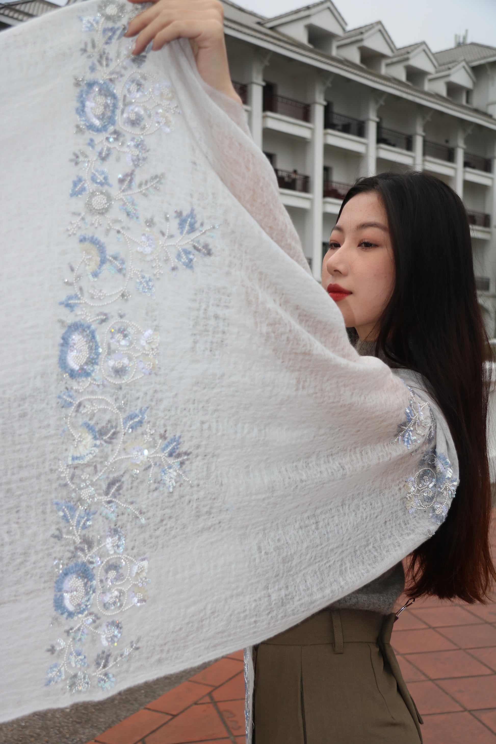 Embroidered Grace Cashmere Stole