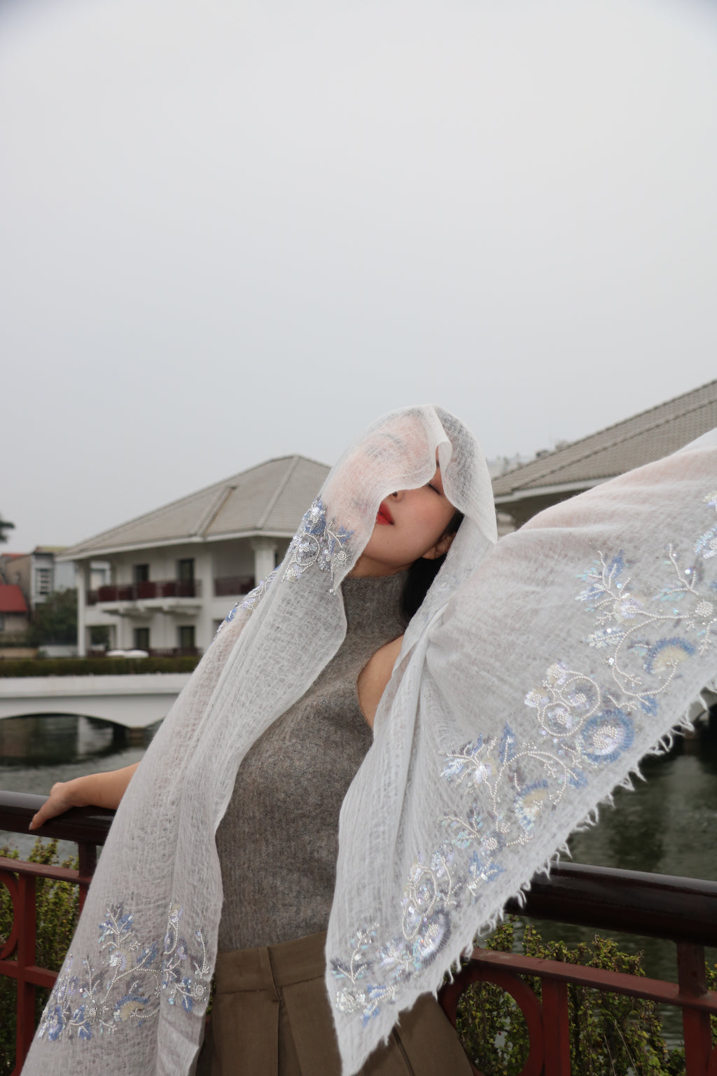Embroidered Grace Cashmere Stole